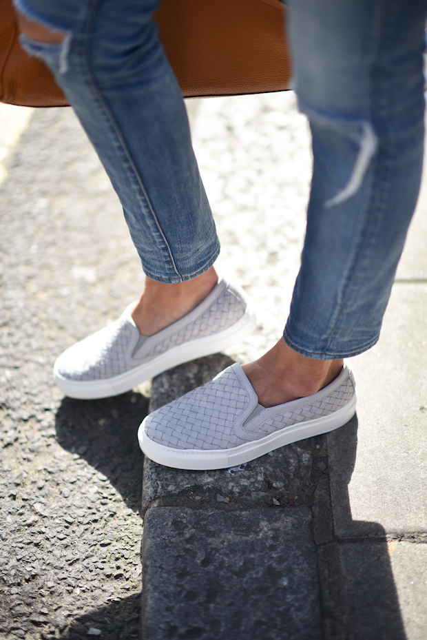 Denim & Sneakers – 9to5chic